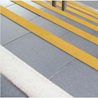 Immagine di Protezione scalini in plastica rinforzata COBAGRiP Stair Nosing 1mx55mmx55mm colore giallo